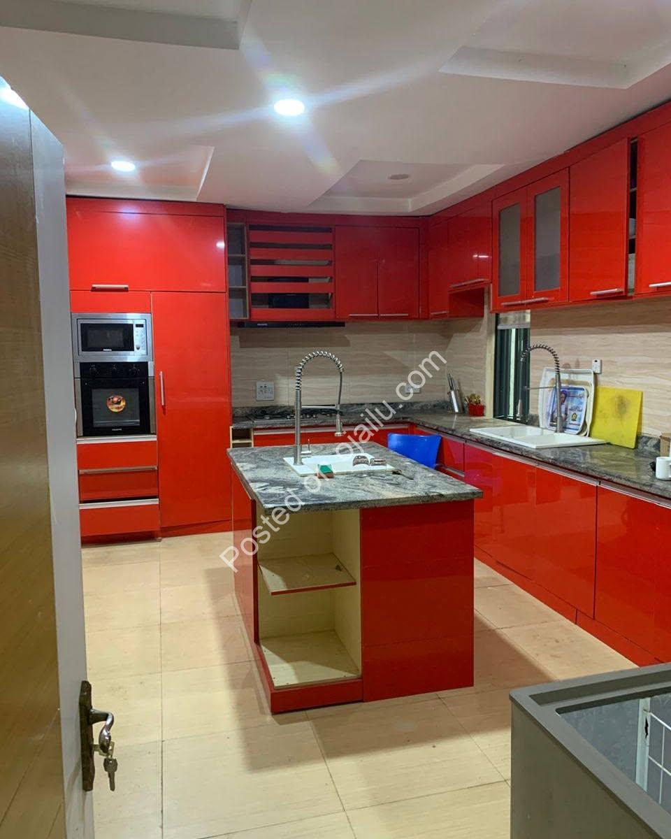 Stunning 5-Bed Furnished Haven in Diamond City