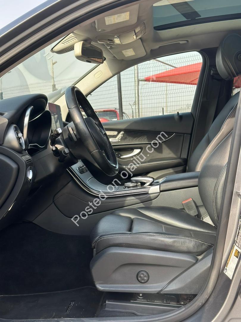 2016 GLC300: Full Option, Keyless, Panoramic Roof