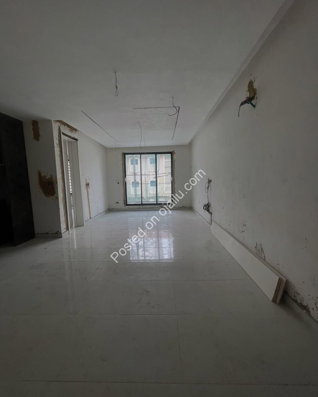 Lekki Phase 1 Gem: 2-Bed Apartment with Pool & Concierge