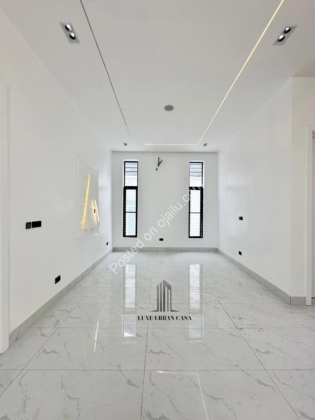 Lekki’s Ultimate 5-Bedroom Estate with Private Cinema & Rooftop