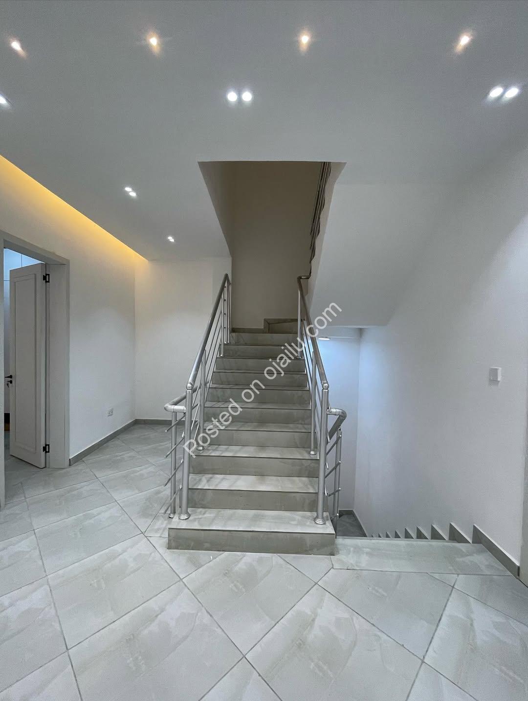 Lekki’s Ultimate 4-Bedroom Oasis with Pool & Gym