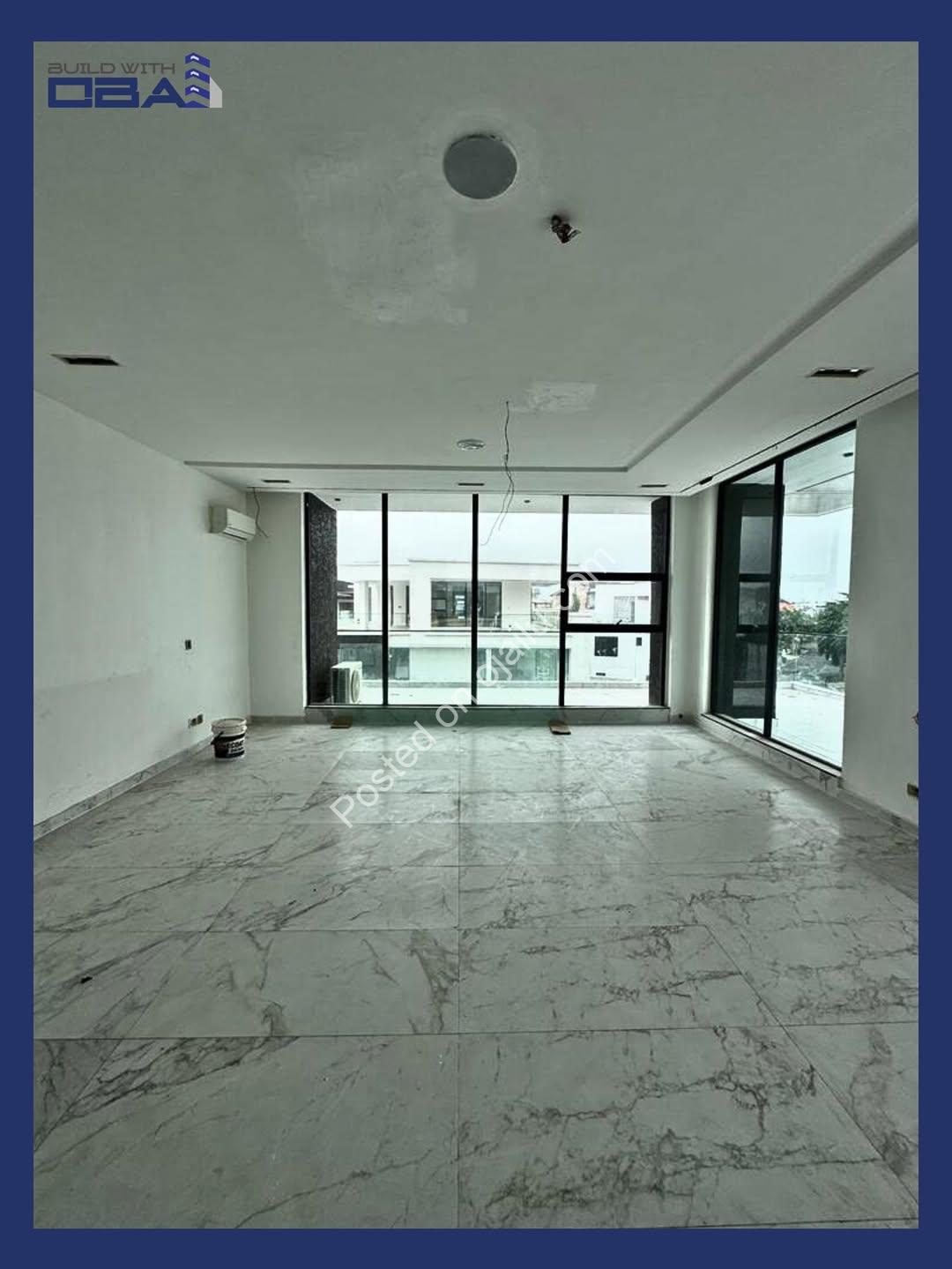 Osapa’s Grand 5-Bed Mansion with Private Pool & Cinema