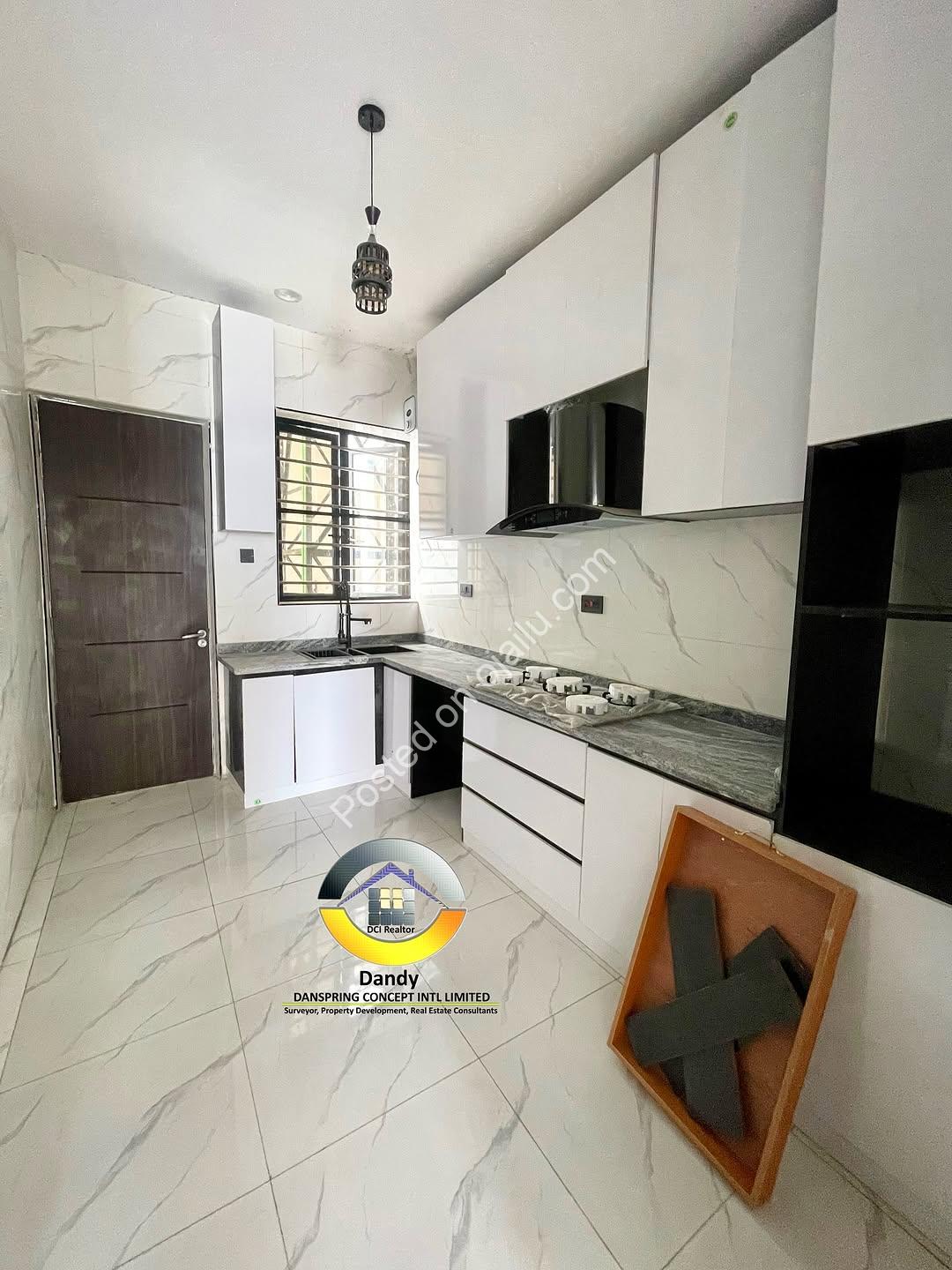 Lekki’s Finest: 4-Bedroom Ensuite Haven