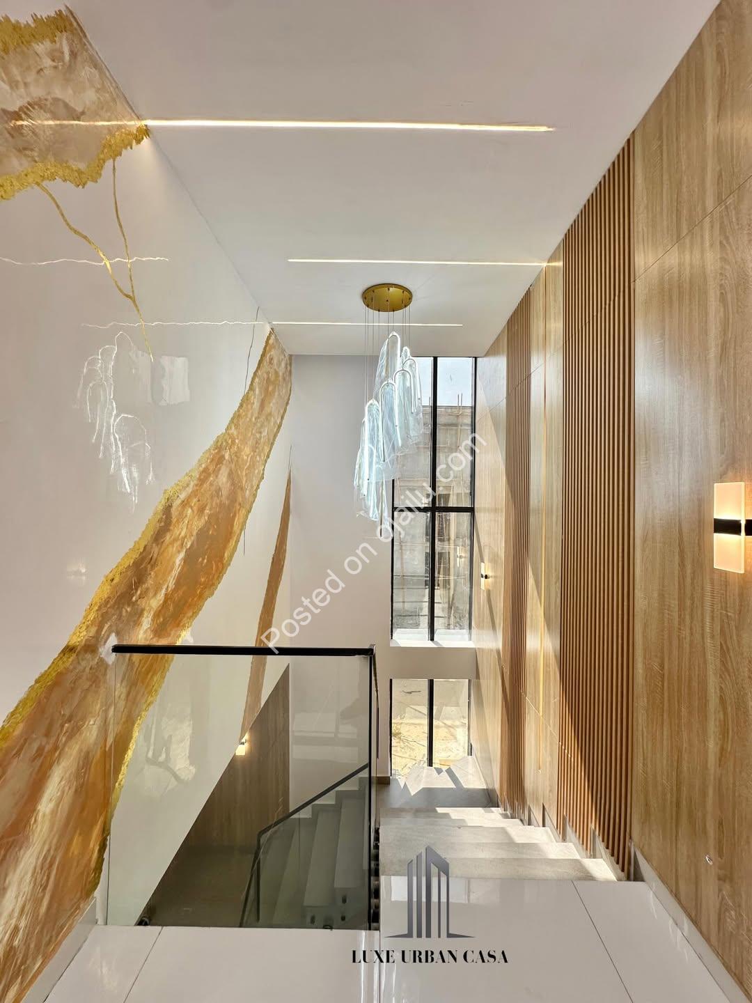 5-Bed Chevron Haven: Pool, Luxury & Security