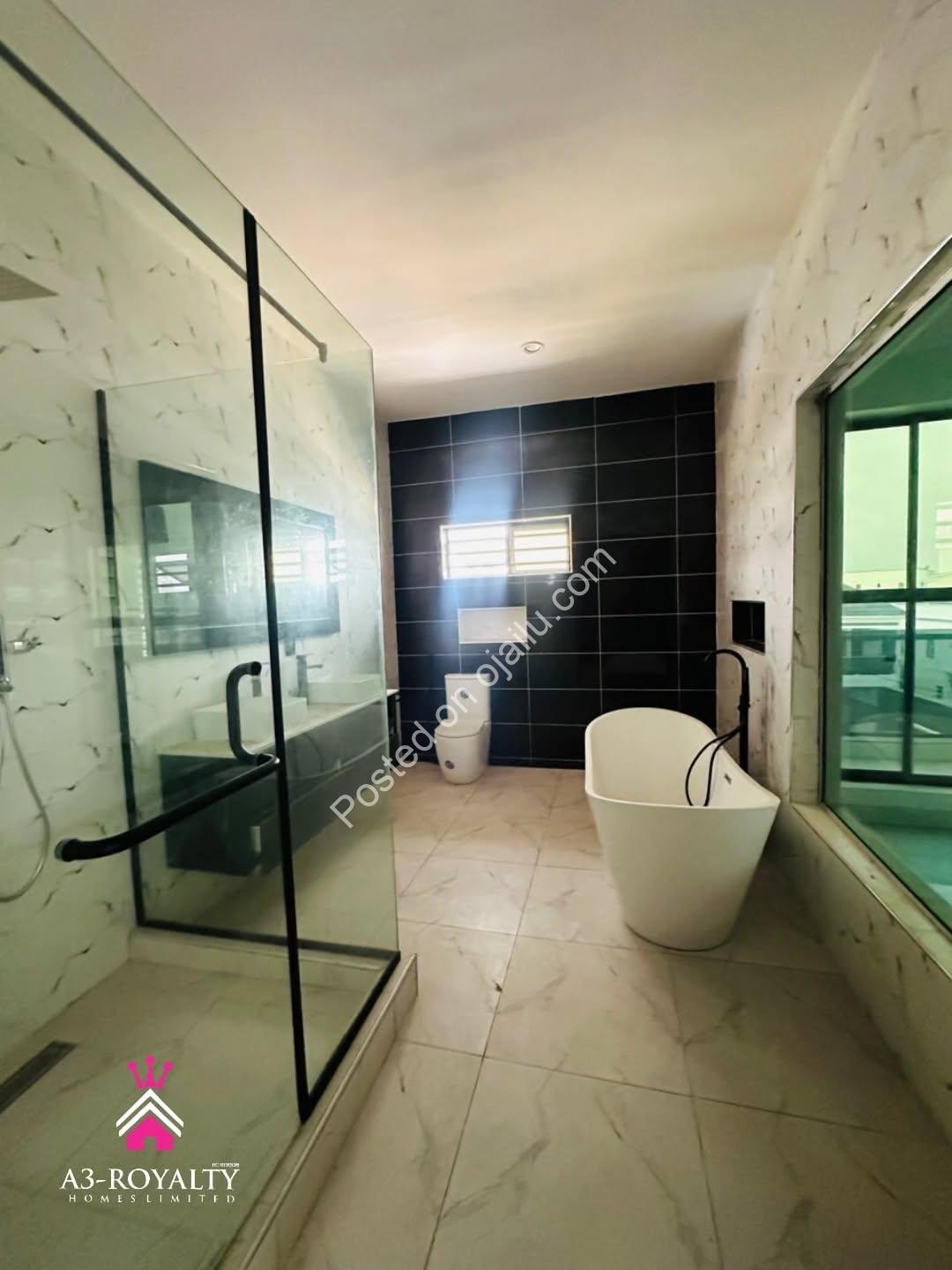 Move-In Ready 5-Bed Duplex in Gated Lekki Estate