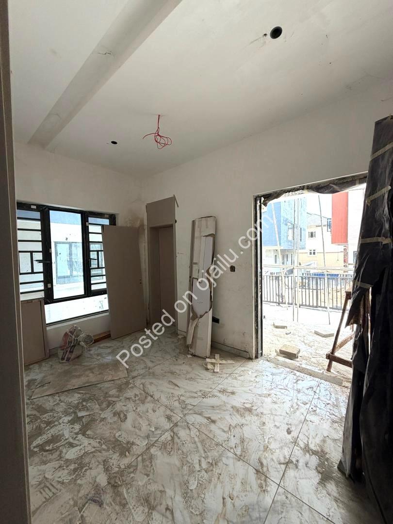 Katampe Palace: 6BR Duplex with Pool & BQ