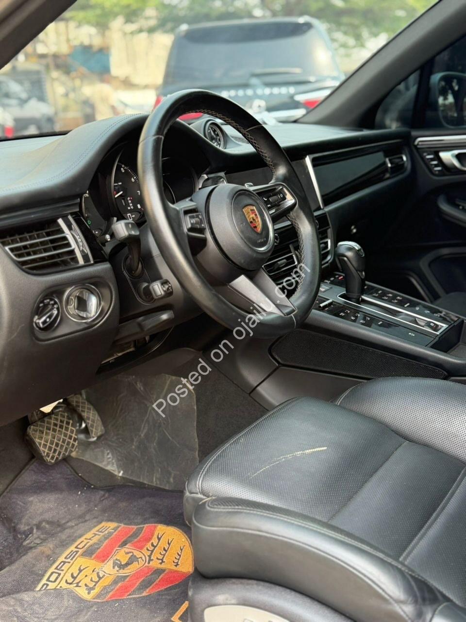 2023 Porsche Macan: Lightning PDK, Turbocharged Thrills