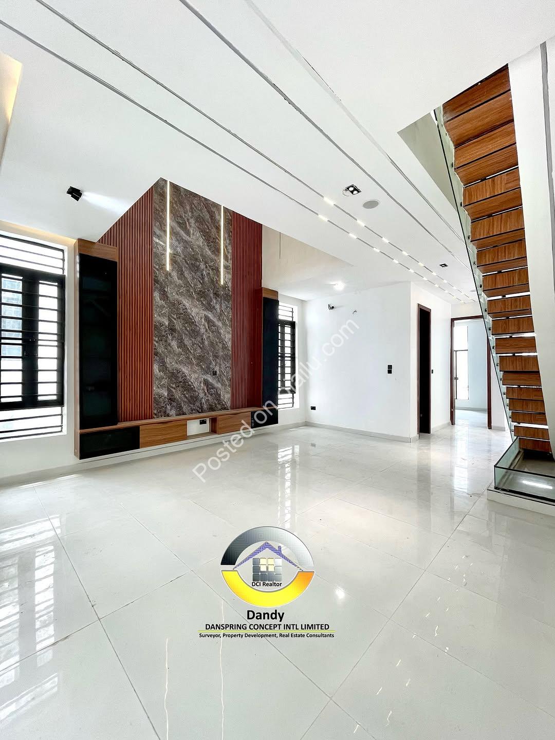 Lekki’s Ultimate Family Oasis: Poolside Living Awaits