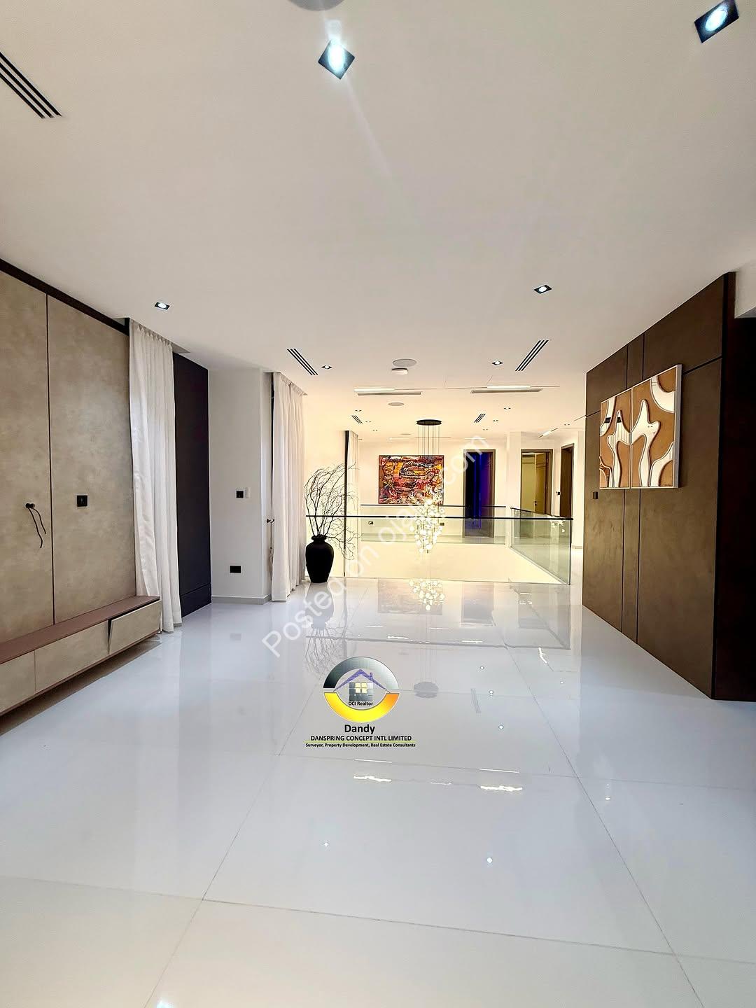 Dream Home in Lekki: Smart 5-Bed Duplex with Pool & Rooftop