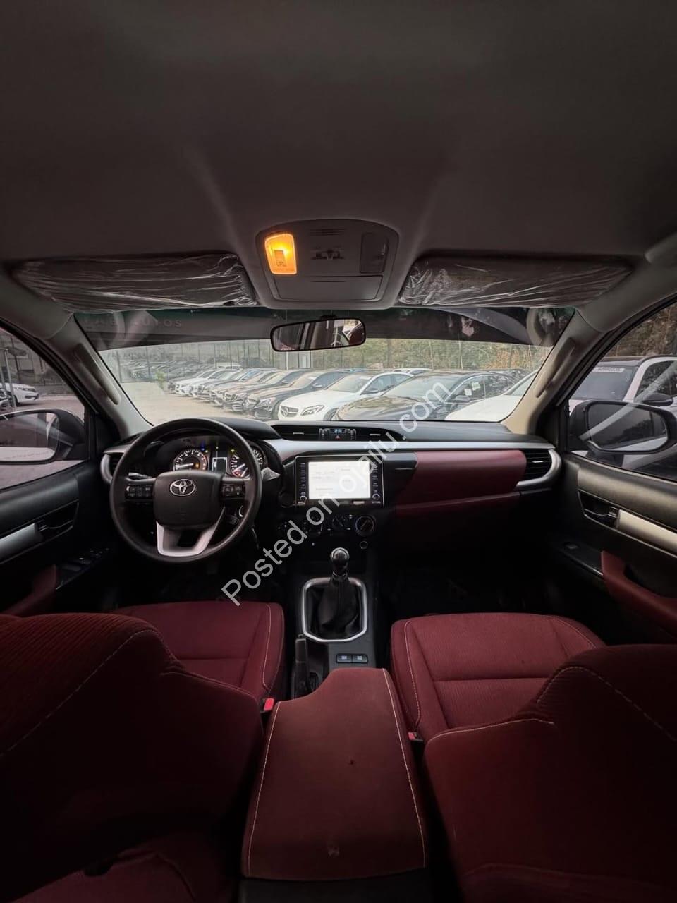 Unbreakable 2023 Hilux SR5: Manual & Mint