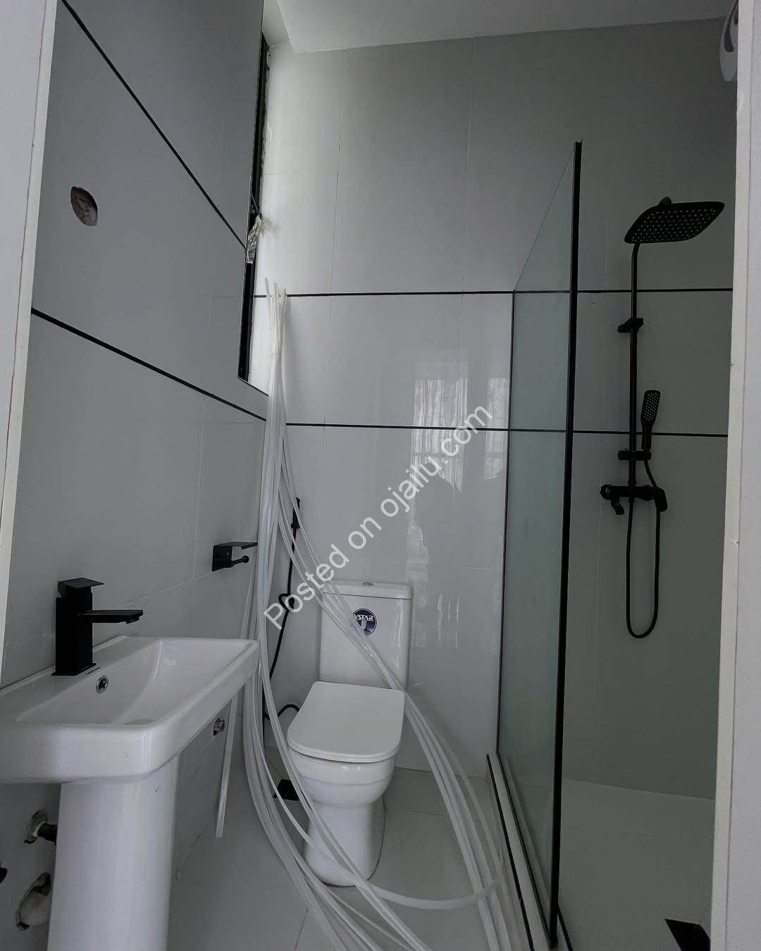 Exclusive Ikota Estate: 5-Bedroom Haven with Pool & Jacuzzi