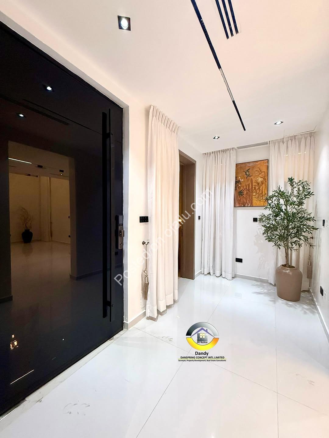 Dream Home in Lekki: Smart 5-Bed Duplex with Pool & Rooftop