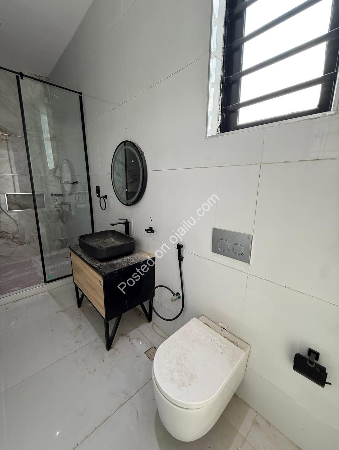 Lekki’s Ultimate 5-Bedroom Estate Oasis with Pool & Gym