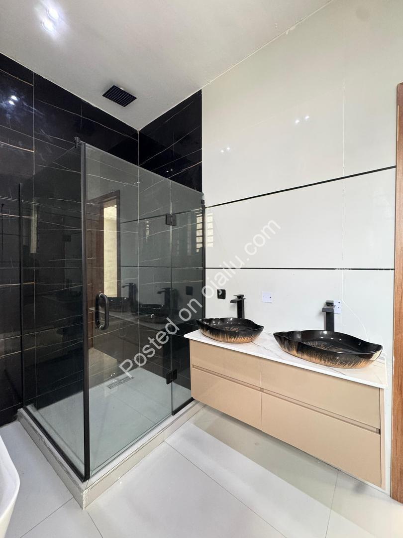 Exclusive 5-Bed Dulex with Private Pool in Lekki