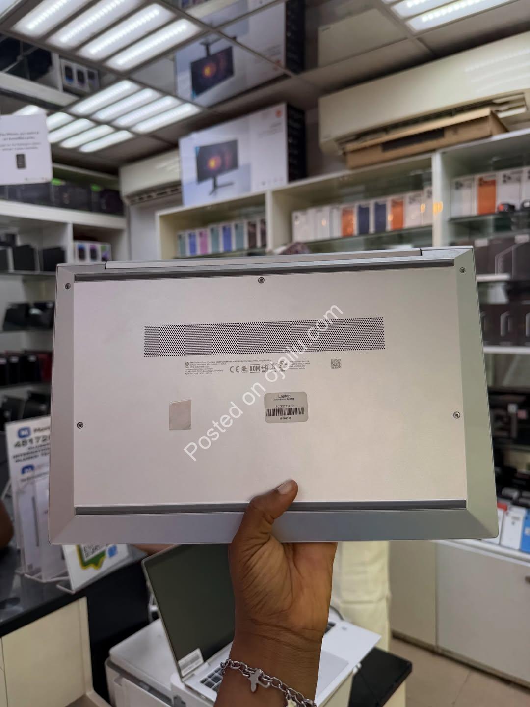 Unlock Elite Power: HP 840 G8 i5, Lightning-Fast & Secure