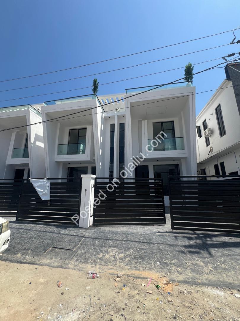 Opulent 4-Bed Ensuite Duplex with BQ in Lekki