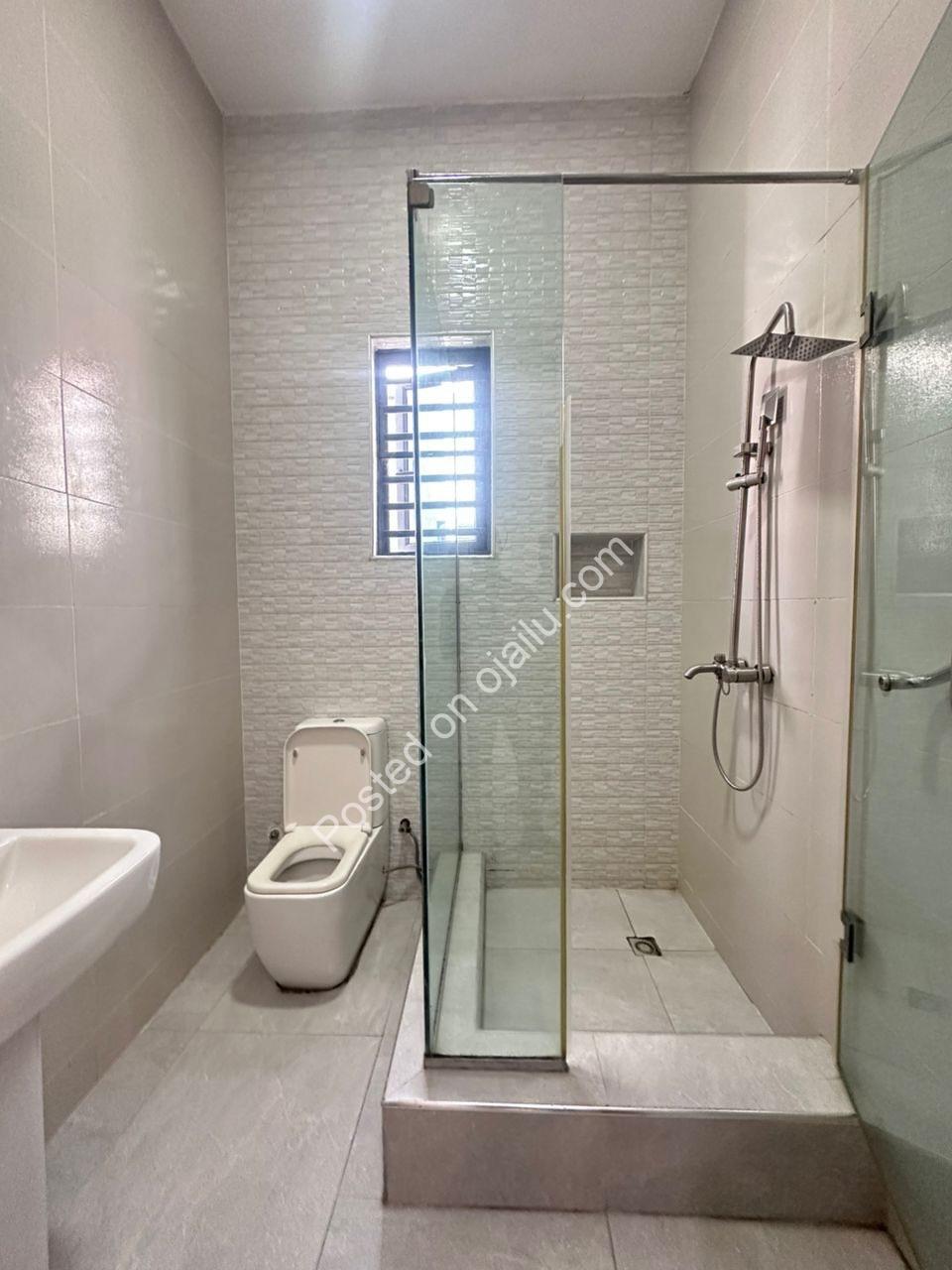 Spacious 4-Bedroom Haven with BQ in Gated Lekki Estate