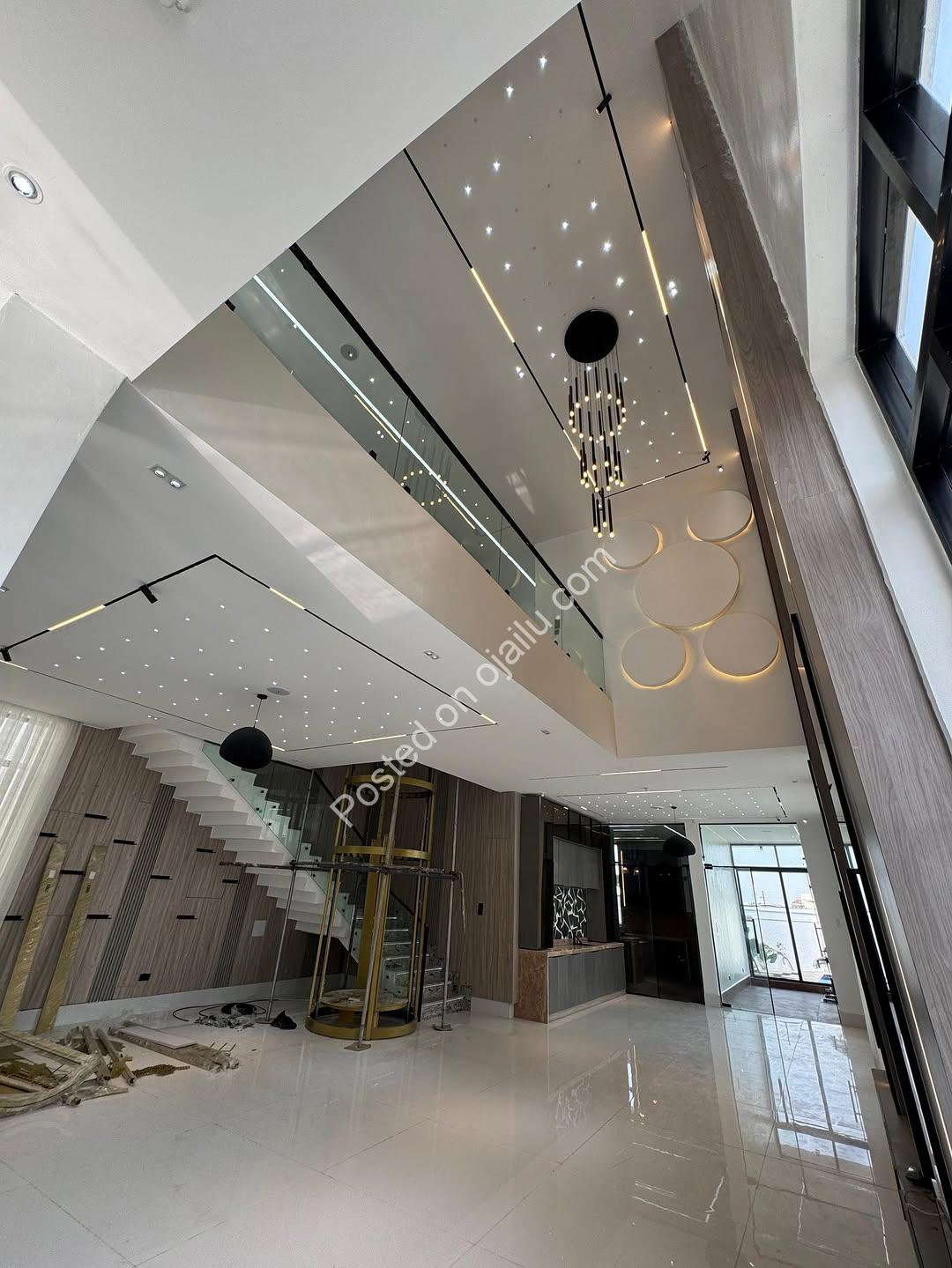 Exquisite 6-Bed Estate with Private Pool & Cinema in Lekki