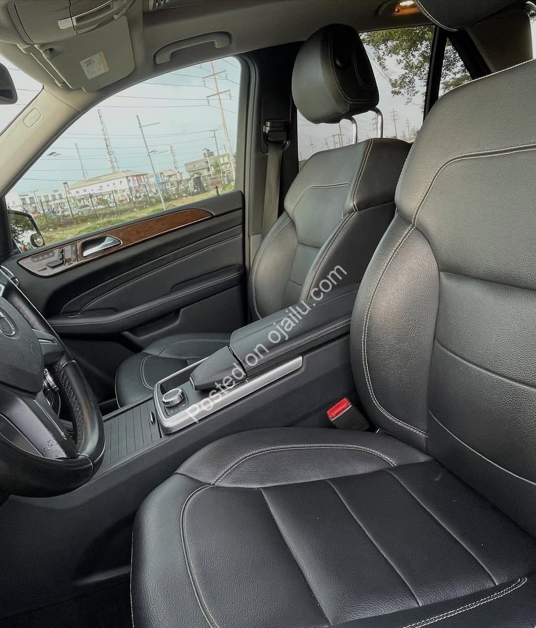 2016 GLE450: Luxury Tech & Panoramic Views