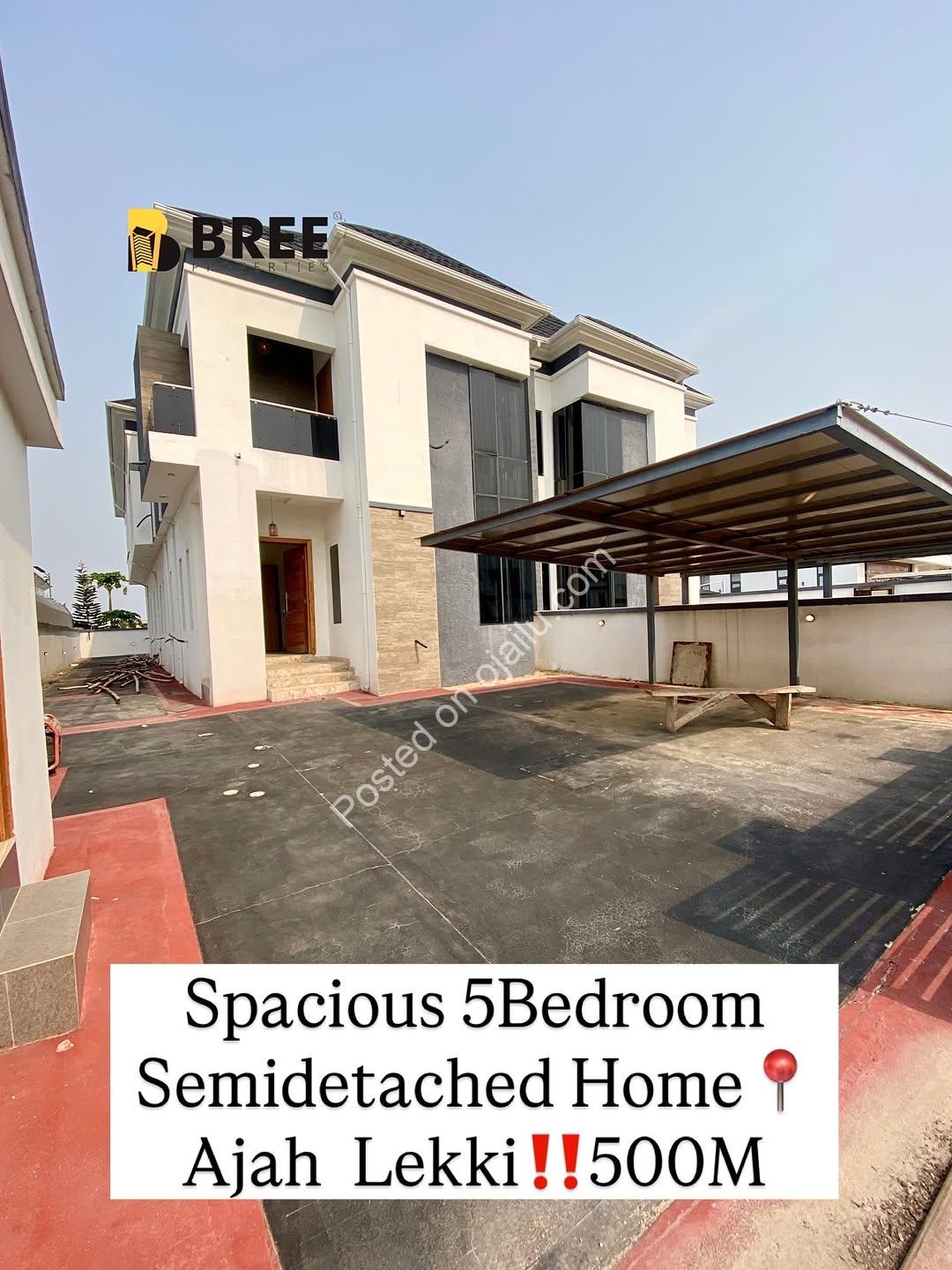 Majestic 5-Bed Ensuite Home with BQ in Ajah