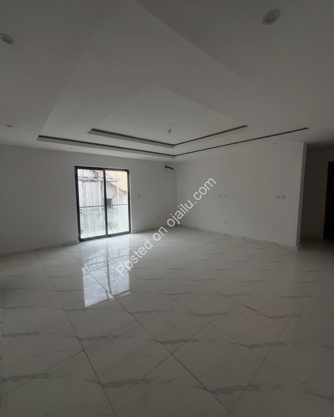 Ologolo’s Finest: 2-Bed Ensuite Haven with Premium Finishes