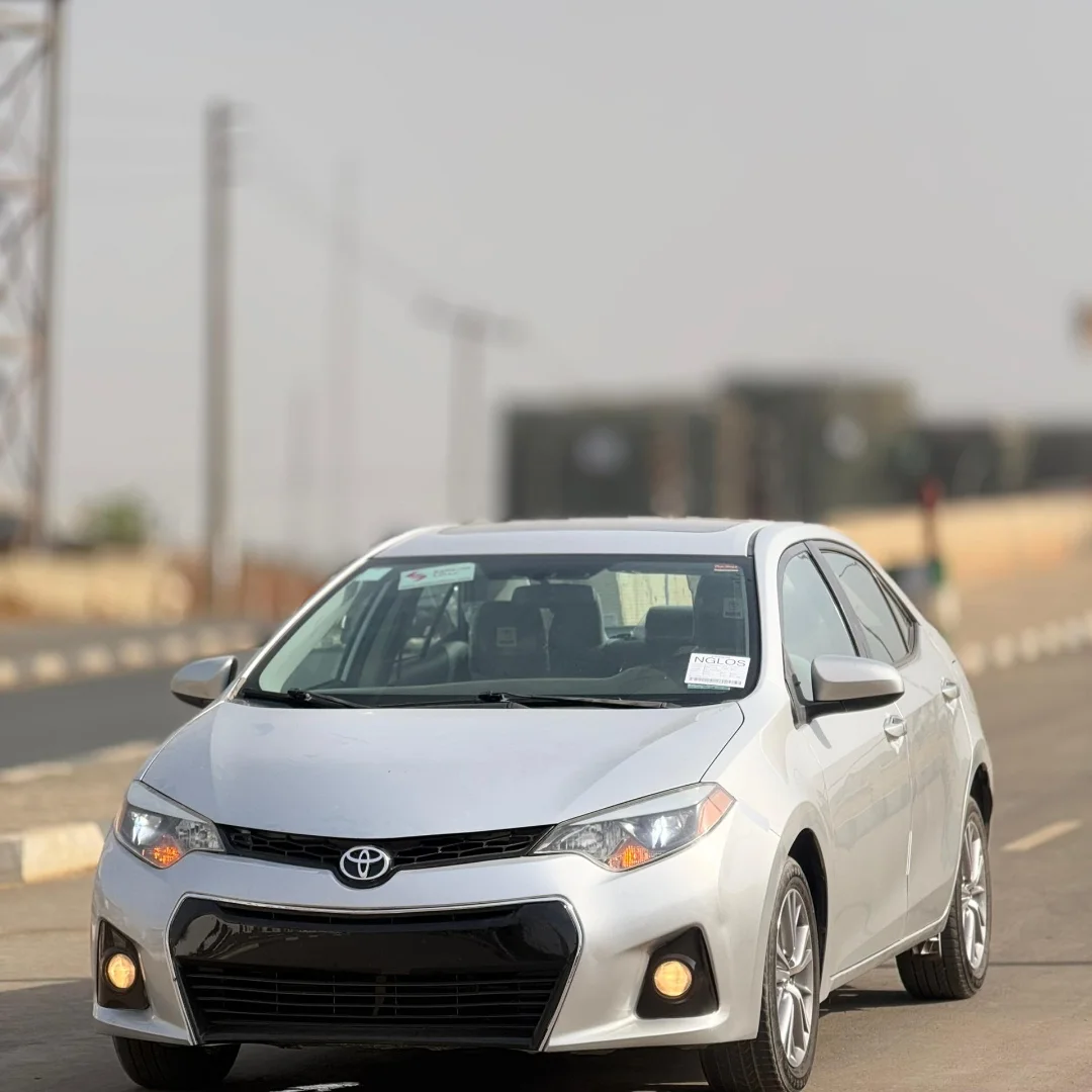 2008 Mercedes C300: Perfect Condition, Ready Now