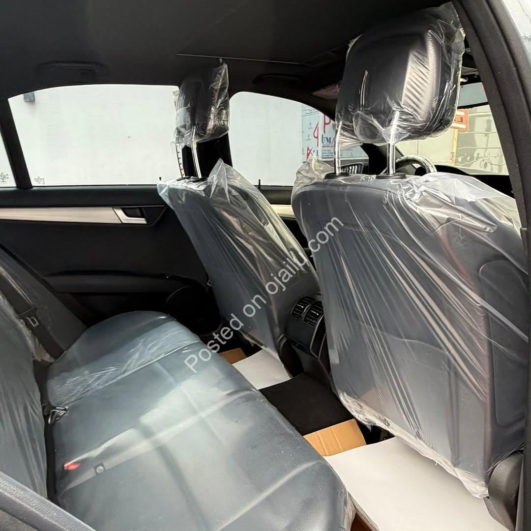 Immaculate 2005 Lexus ES330: Luxury & Value