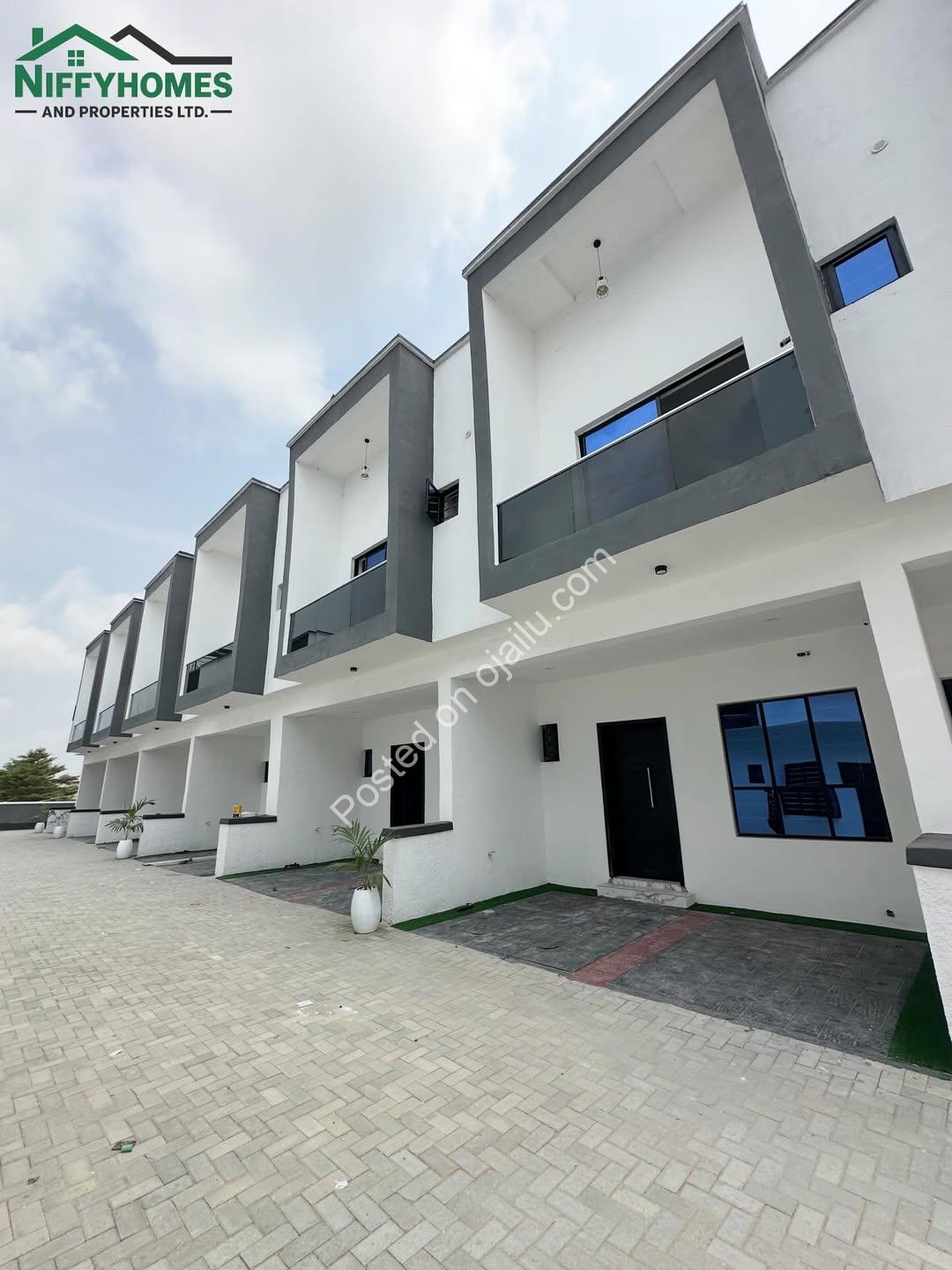 Spacious 3BR Sangotedo Gem with Balcony & Parking