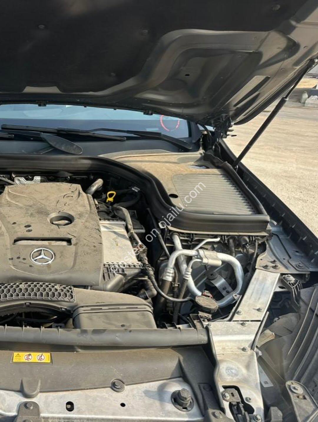 2016 GLC300: Full Option, Keyless, Panoramic Roof