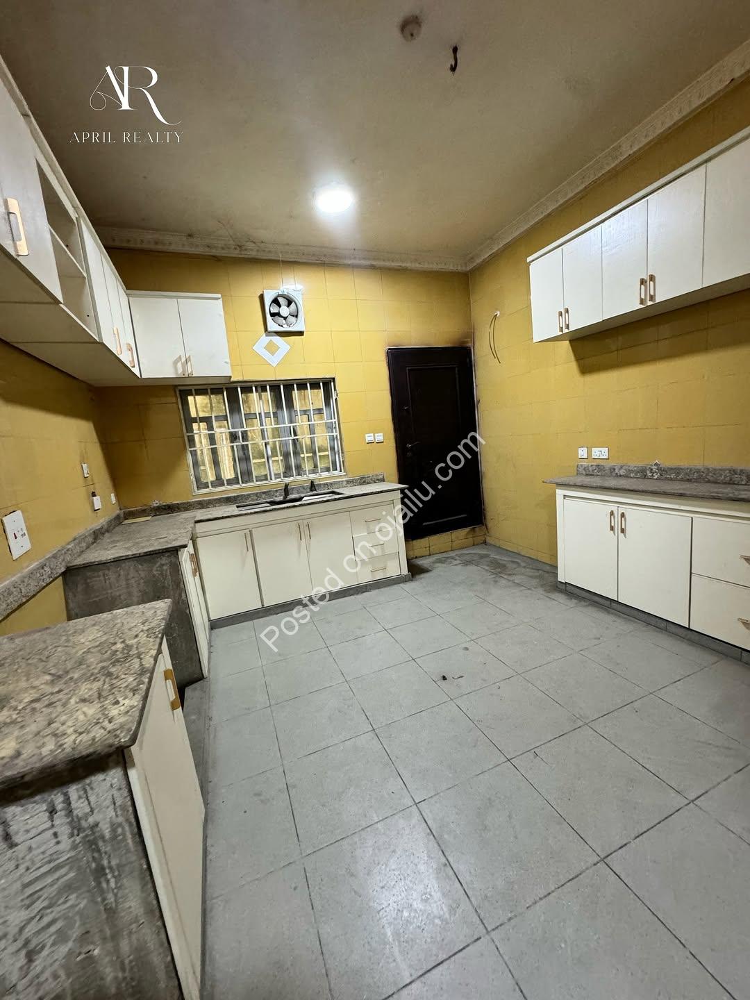 Stadium Road’s Premier 4-Bedroom Duplexes