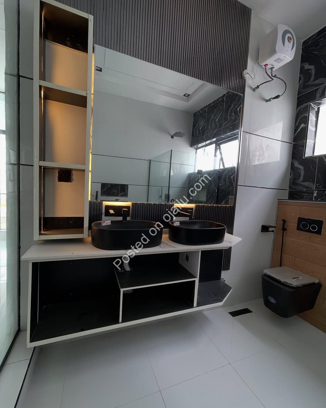 Exclusive Ikota Estate: 5-Bedroom Haven with Pool & Jacuzzi