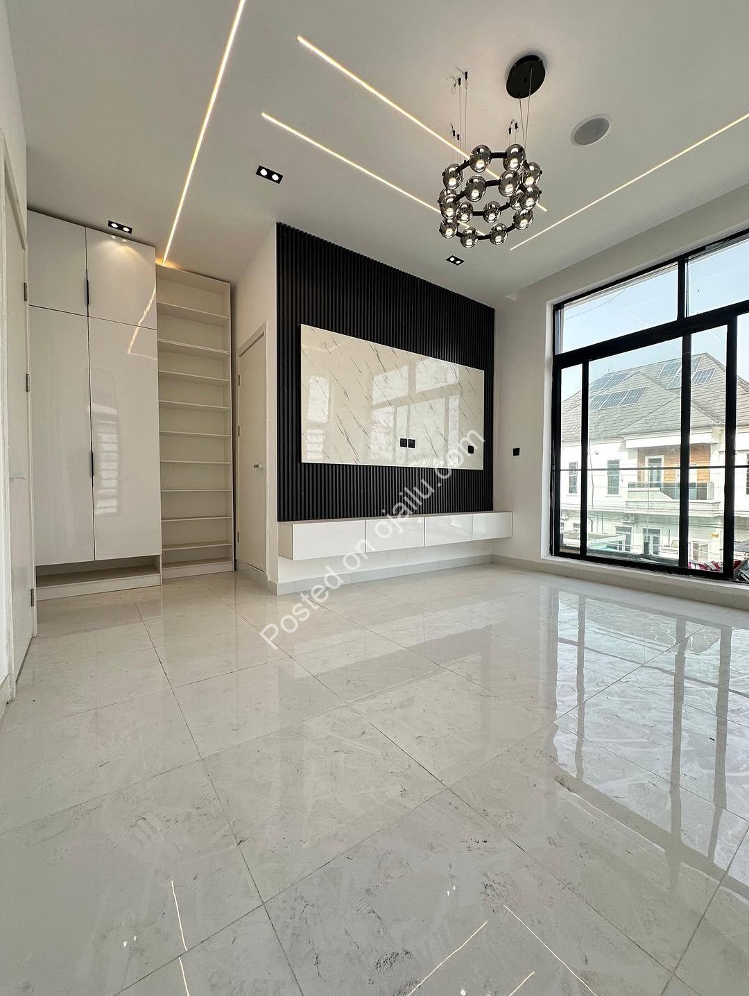 Lekki’s Finest: 4-Bedroom Smart Home in Orchid