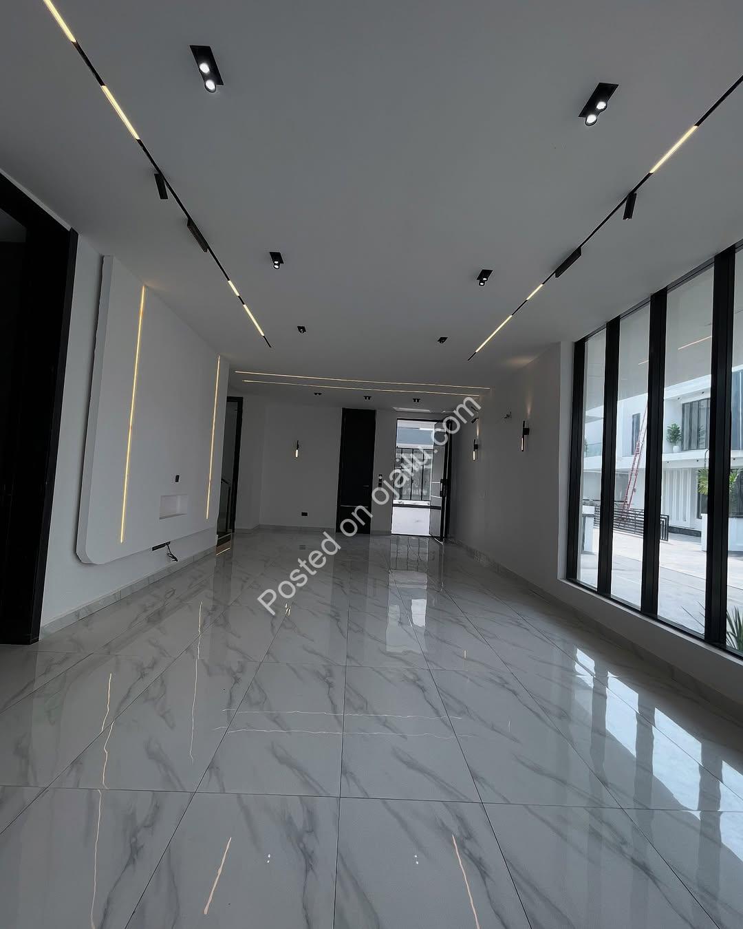 5-Bedroom Haven in Chevron: Luxury Living Awaits