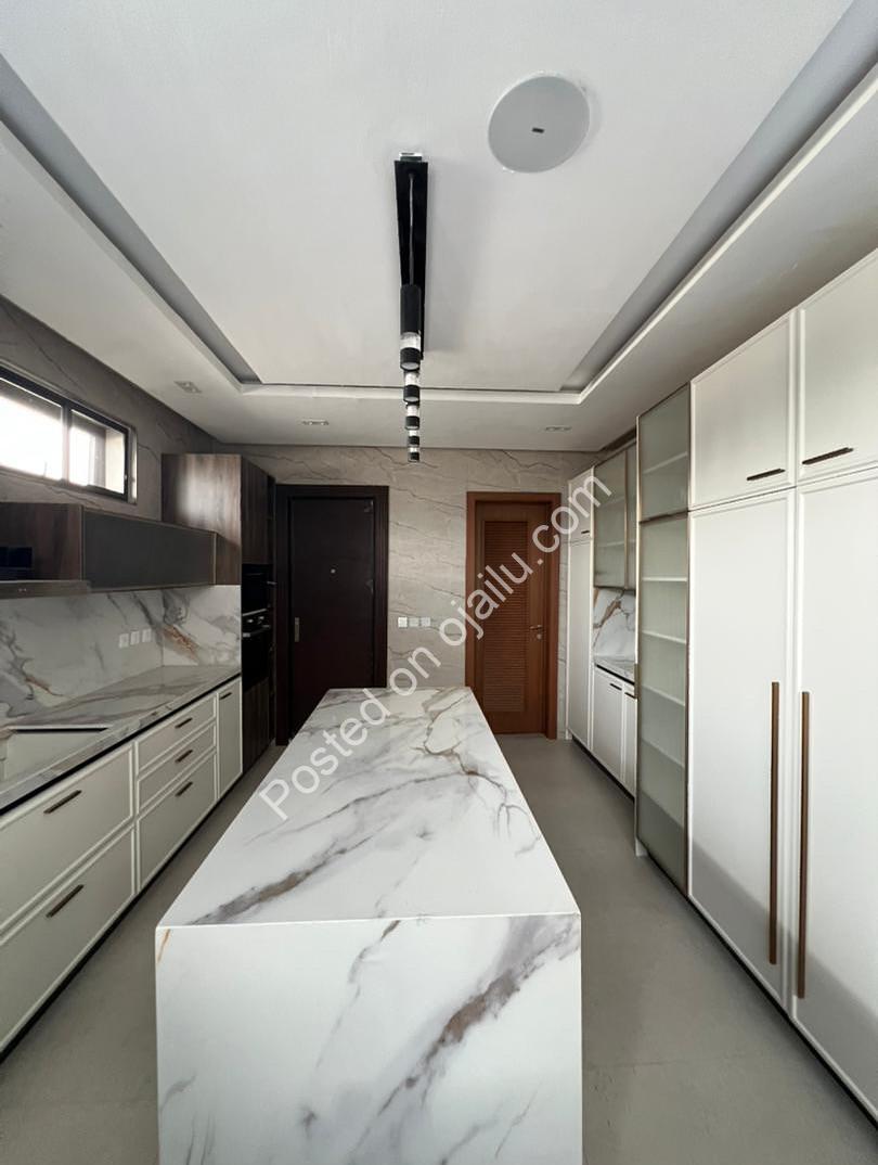 Exclusive 6-Bed Duplex with BQ on Banana Island