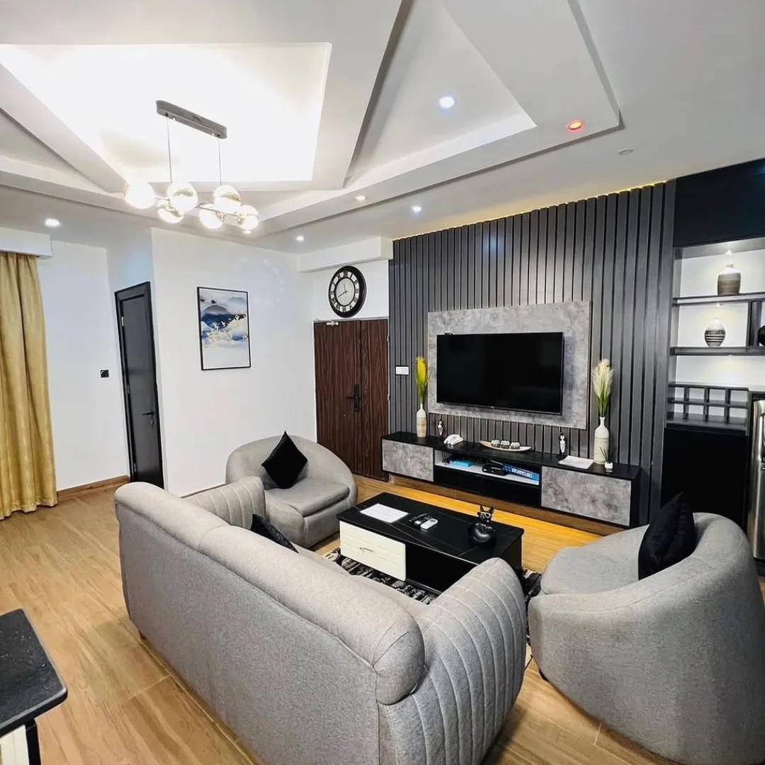 Enchanting 1-Bed Oasis with Pool & Lounge