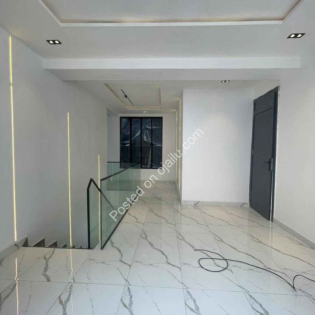 Lekki’s Ultimate 5-Bedroom Estate Oasis with Pool