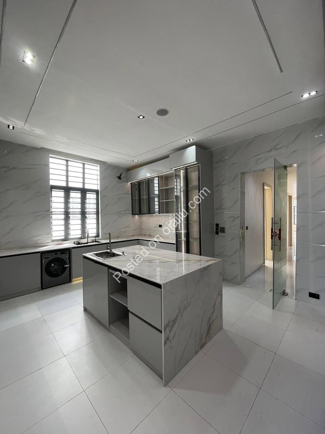 5-Bedroom Masterpiece: Your Private Resort in Lekki