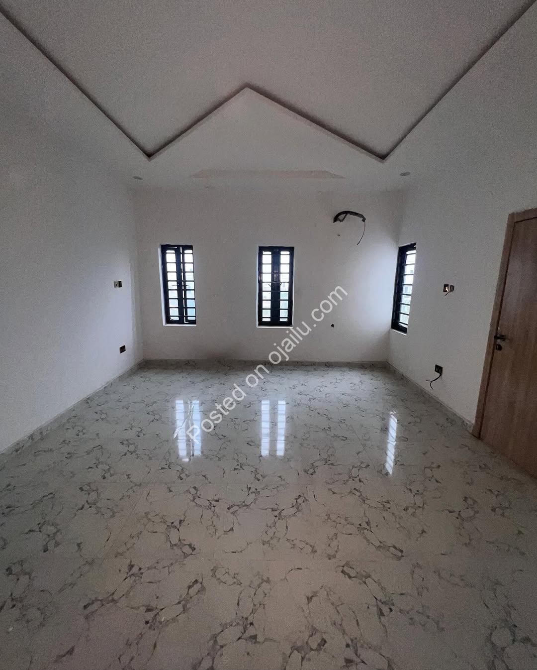 Spacious 3-Bed Maisonette with BQ in Prime Lekki