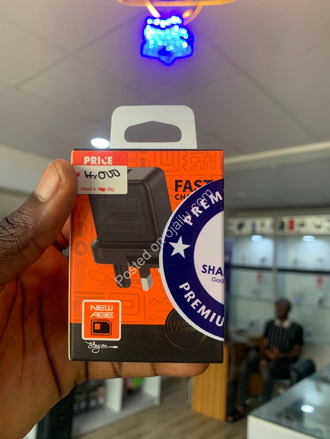 Apple EarPods: Lightning Sound, ₦8K