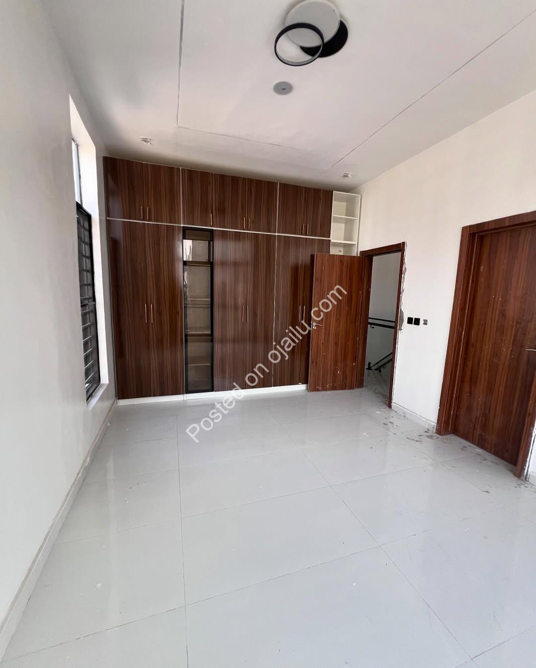 Spacious 4-Bedroom Haven in Prime Lekki