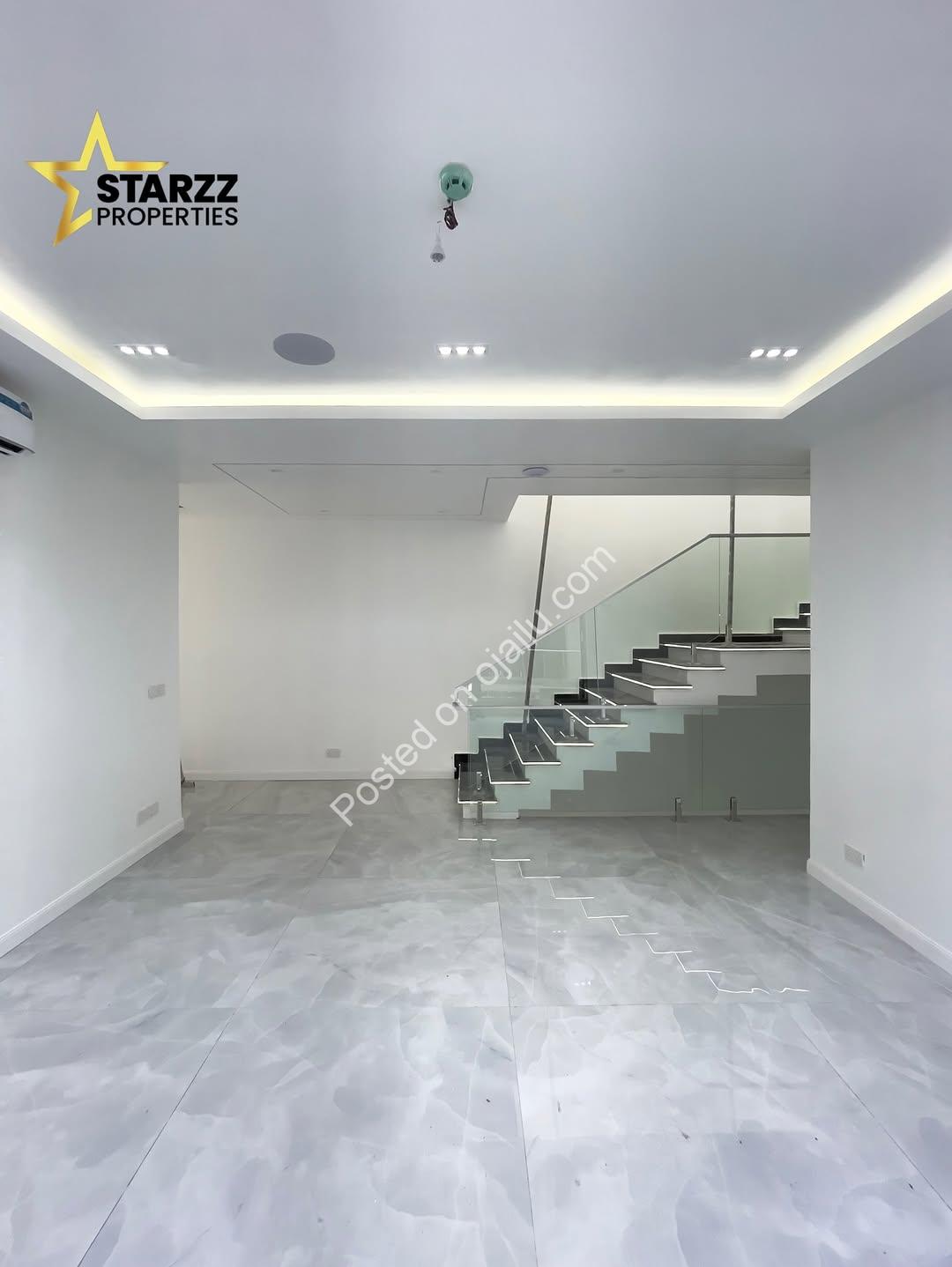 5-Bed Ikate Palace with Rooftop Oasis