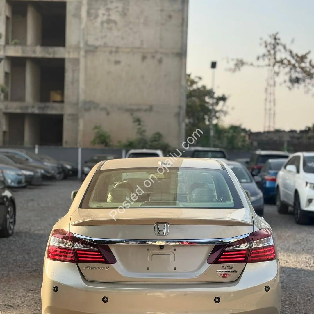 Luxury V6 Power, Duty Paid: Your 2016 Honda Awaits