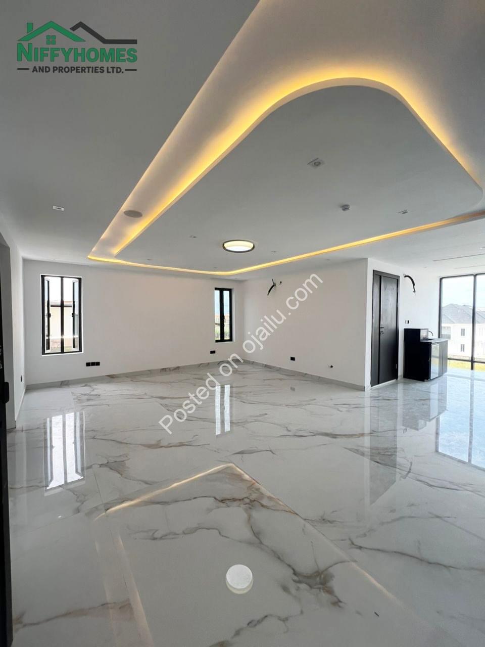 Spacious 5-Bed Duplex with Pool & Gym in Ikate