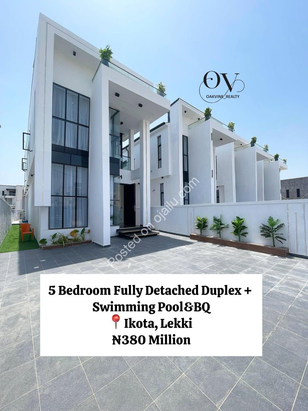 Stunning 5-Bed Duplex with Resort-Style Pool in Lekki