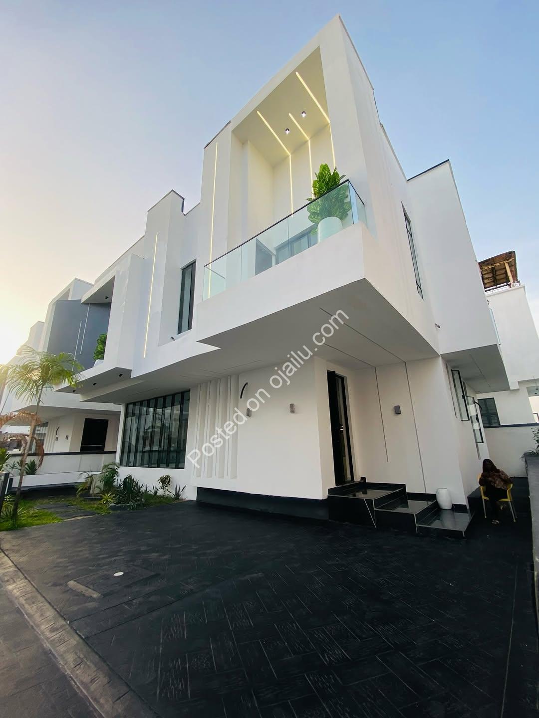 Elegant 5-Bedroom Haven in Prestigious Chevron