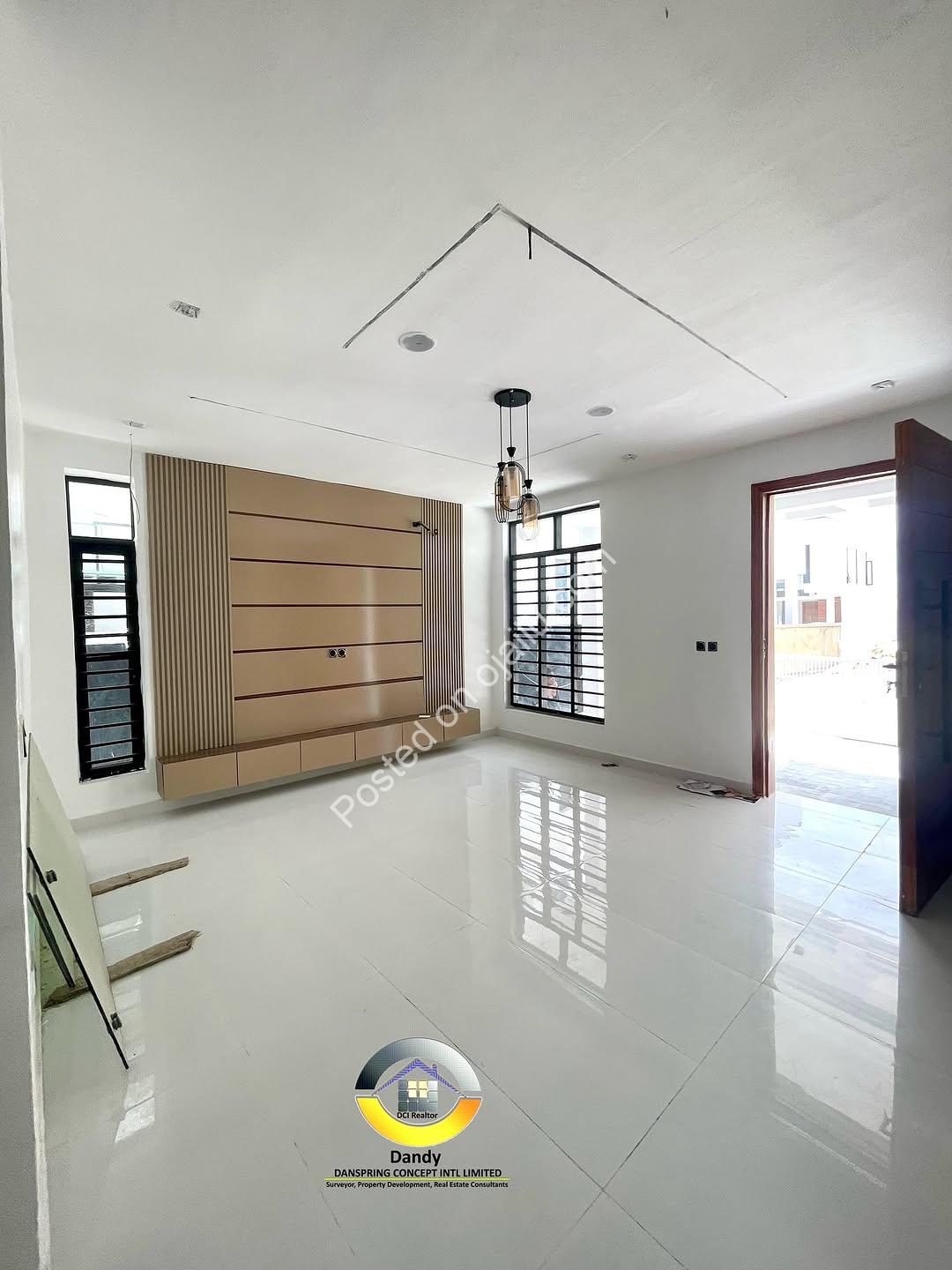 Lekki’s Finest: 4-Bed Ensuite Duplex with Walk-In Closet