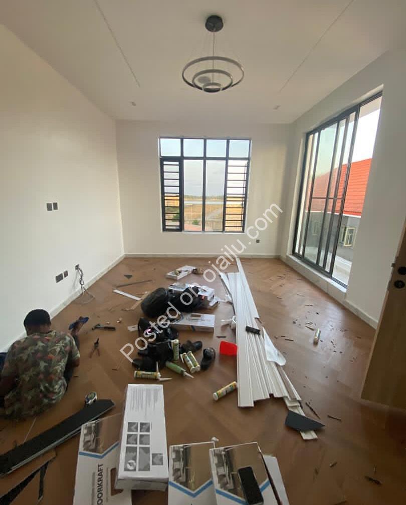 Lekki’s New Road Gem: 2-Bed Ensuite with Pool
