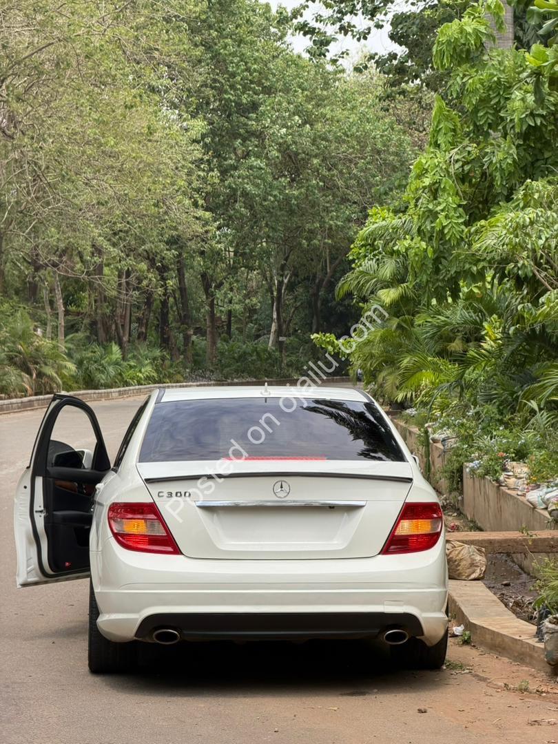 2010 Mercedes C300: Duty Paid, Keyless, Sunroof