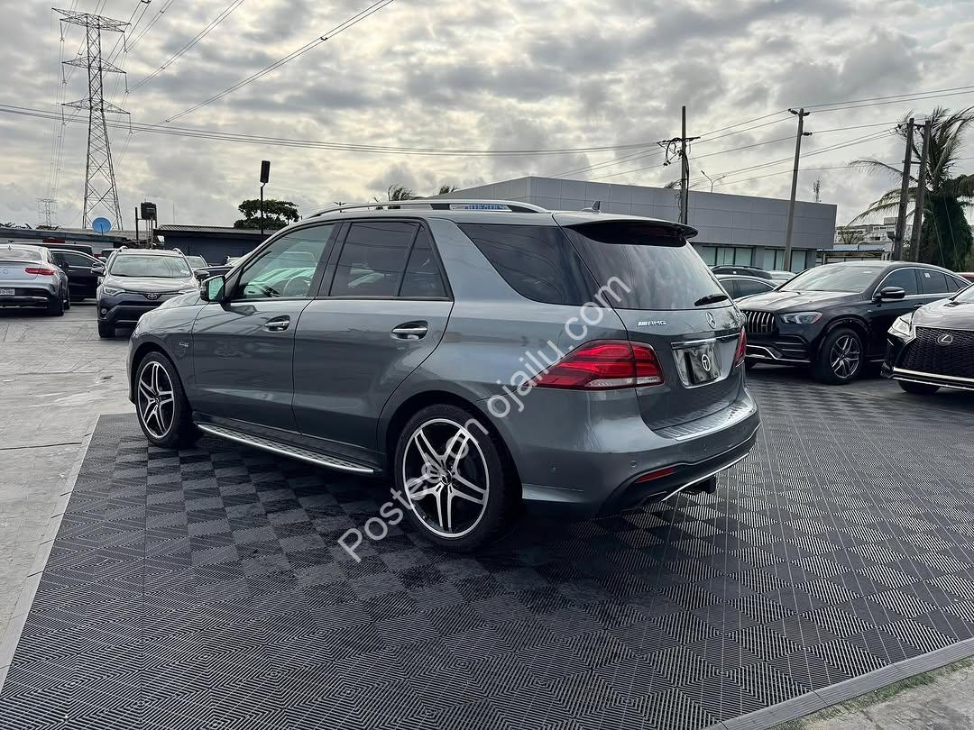 2017 GLE 43 AMG: Luxury Power & Massage Seats