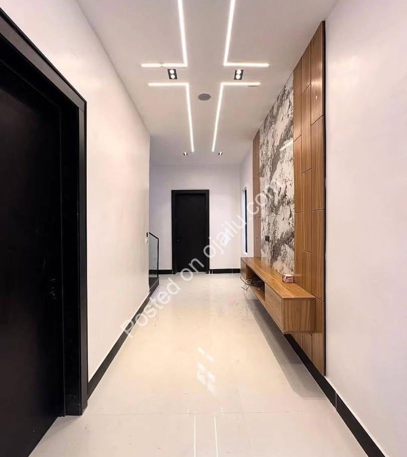 Stunning 5-Bed Lekki Duplex with Rooftop Terrace